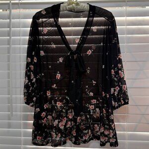 Siren Lily sheer mesh 3/4 sleeve black floral print blouse w/peplum; Size 1X